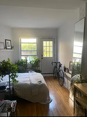 Rented by Buchbinder & Warren | media 6