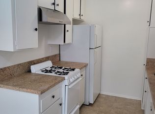 4415 W 172nd St, Lawndale, CA 90260