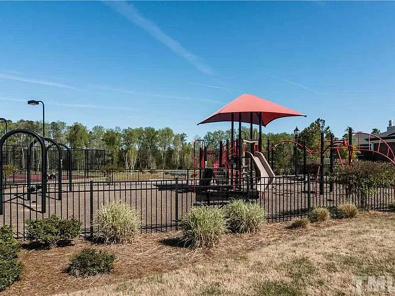304 Golf Vista Trl — Photo 36