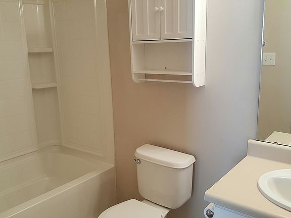 2bd bath upstairs