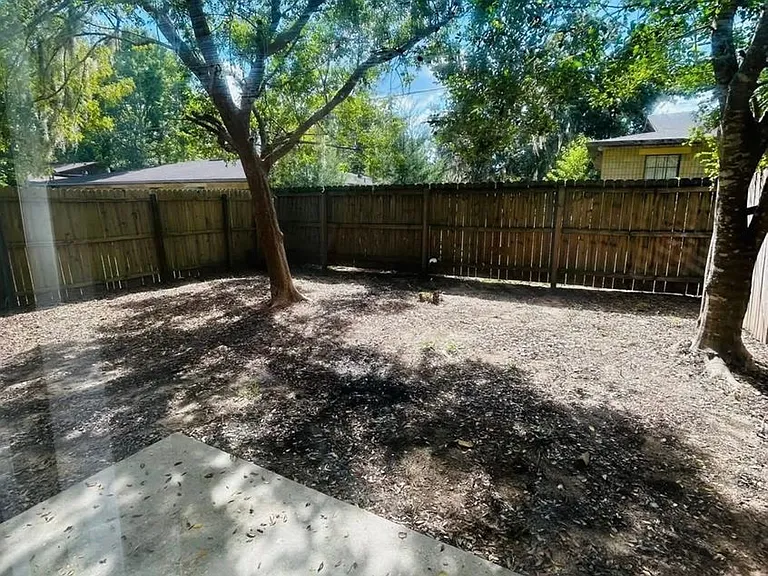 3427 SW 28th Ter — Photo 8