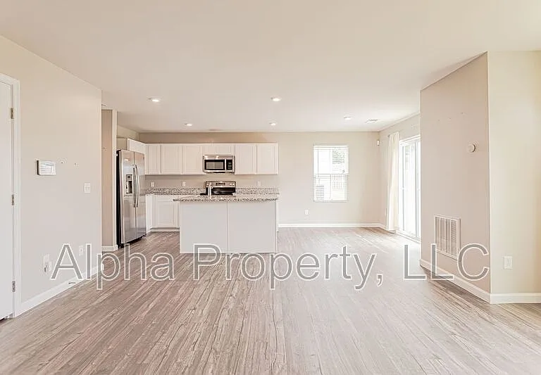 818 Purcell Dr — Photo 6