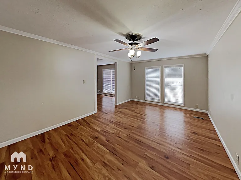 2570 Rolling View Dr SE — Photo 6