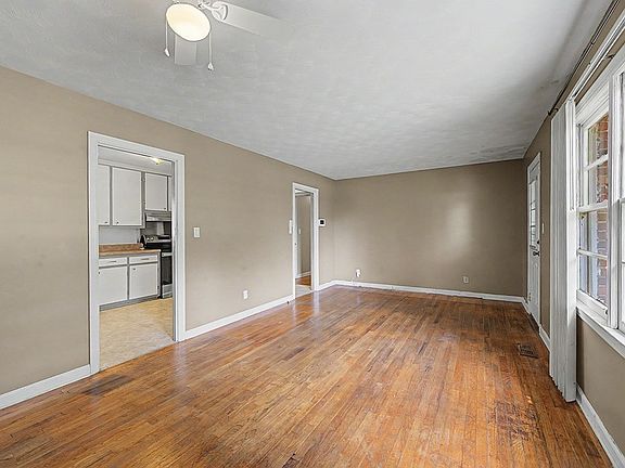 3rd image of 2306 Pembroke Dr
