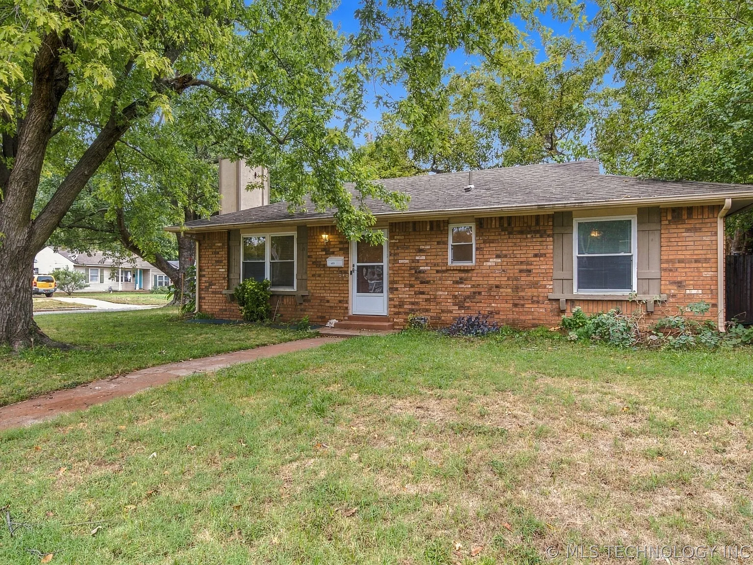 3 bed, 2.0 bath, 1240 sqft, $1,650 — Photo 2