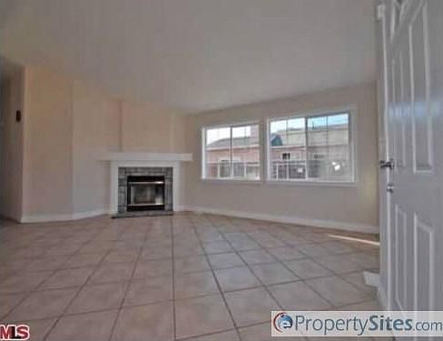 4th image of 1011 N Neptune Ave