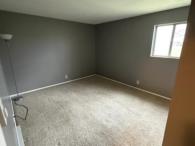 1616 W Saxon Dr — Photo 8