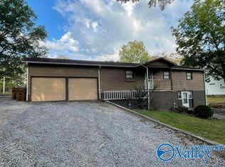 611 Cedar Cove Rd SE, Hartselle, AL 35640