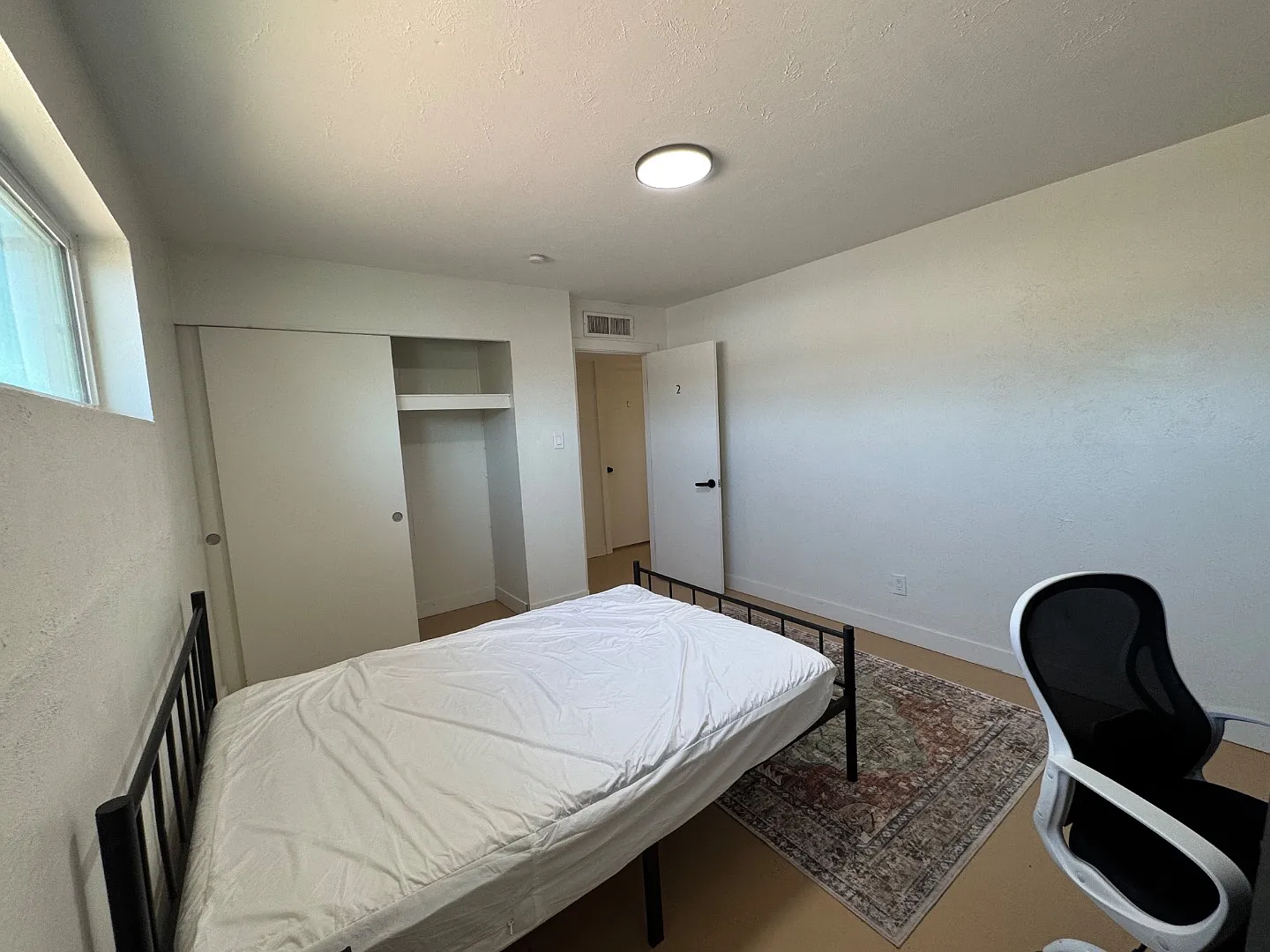 6201 W Indianola Ave - Room 2 — Photo 3