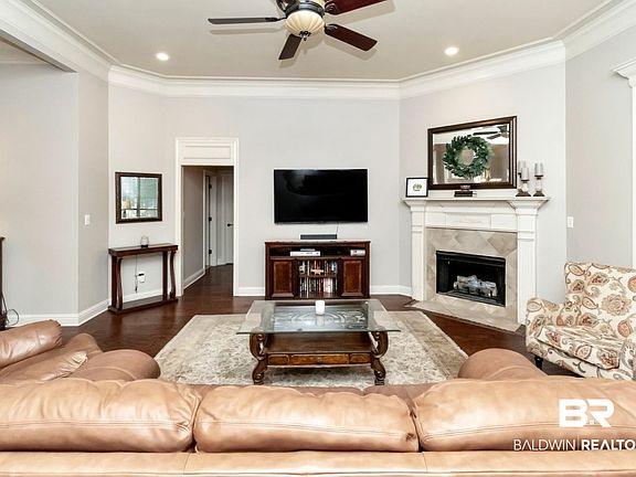 4th image of 8540 Gatewood Dr N