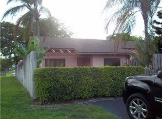5001 E Lakes Dr, Deerfield Beach, FL 33064