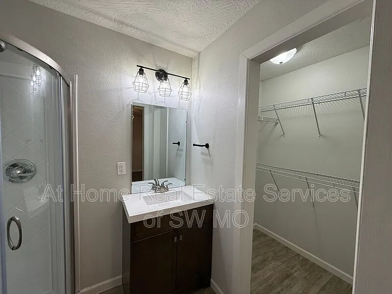 2734 E Cragmont St — Photo 7