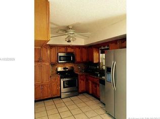 1901 N 40th Ave, Hollywood, FL 33021