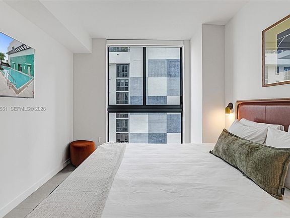 4th image of 11 NE 6th St Unit 610