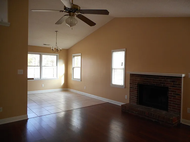 2208 Timberbrook Ln — Photo 14