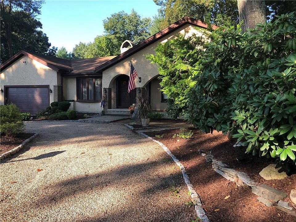 1st image of 33 Teakwood Dr
