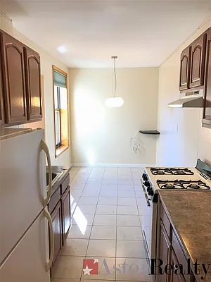 Rented by Astor Realty | media 10