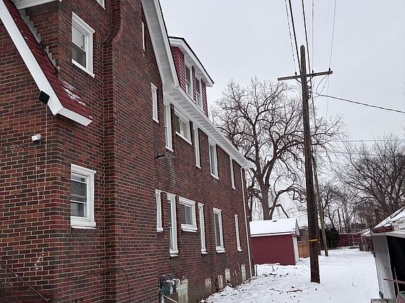 2nd image of 4734 W Buena Vista St