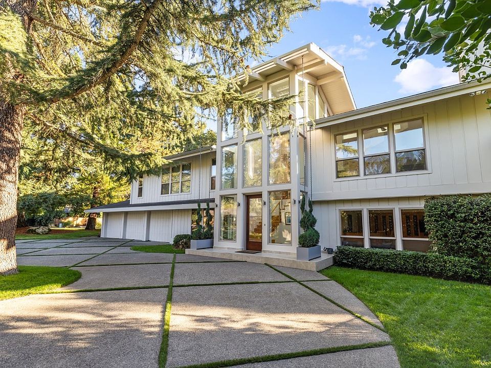 1st image of 2710 Hillcrest Drive