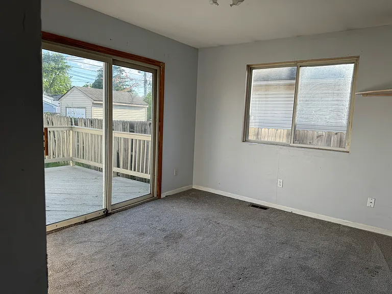 8716 Timken Ave — Photo 7