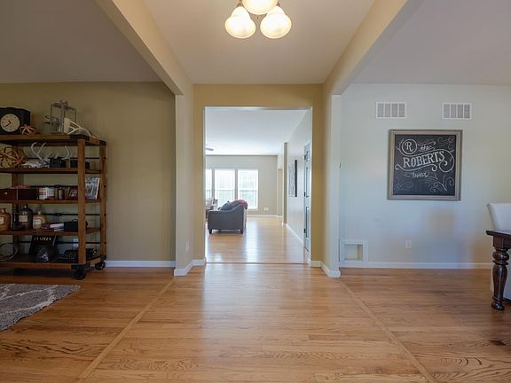 Gorgeous hardwood floors upon entry!