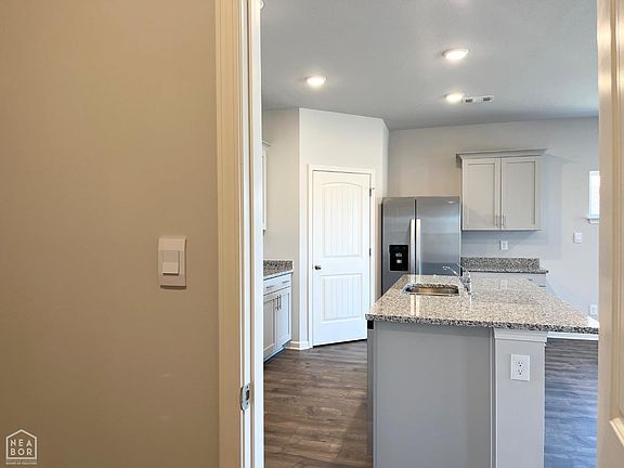 4th image of 78 Clearwater Dr