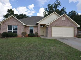 905 Chickadee Dr, Whitehouse, TX 75791