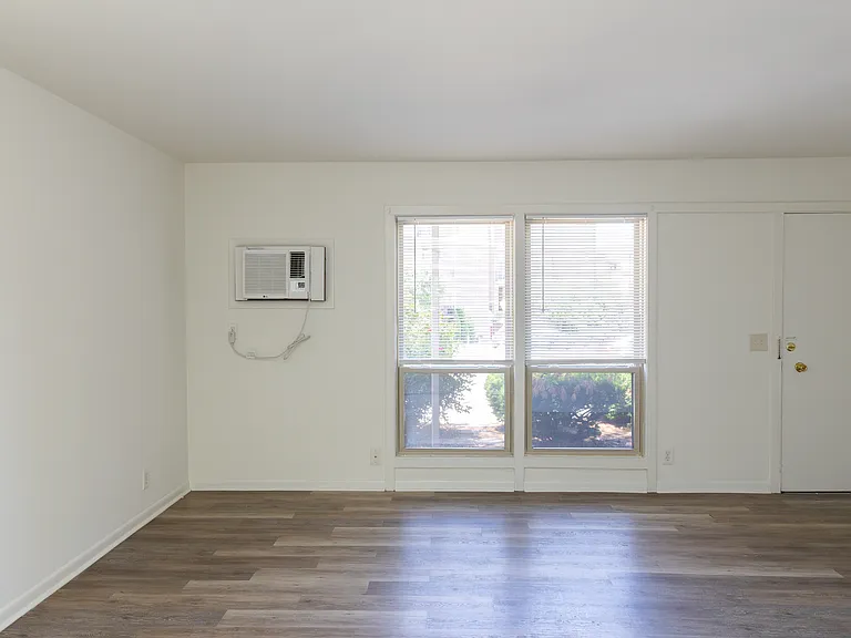 122 31st Ave N #106 — Photo 13