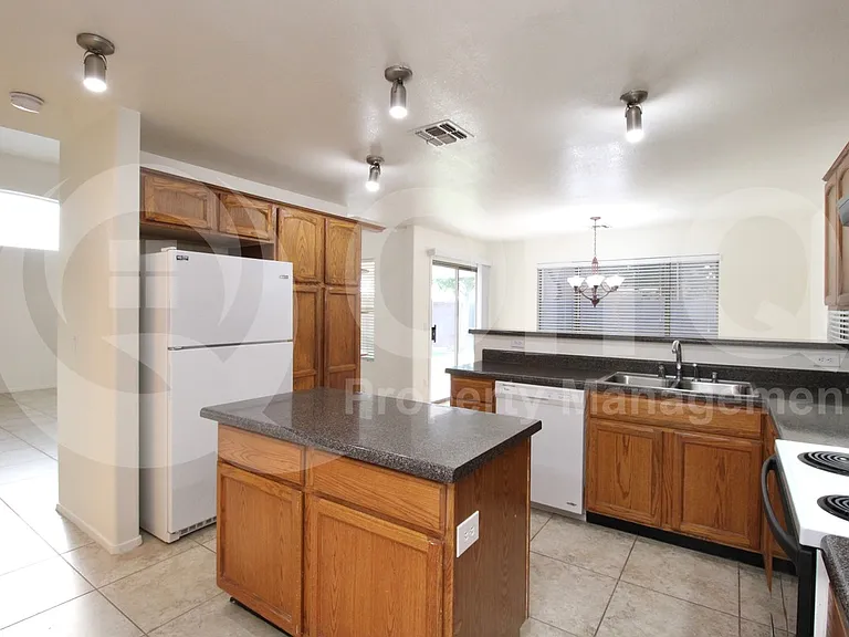4759 E Lavender Ln — Photo 4