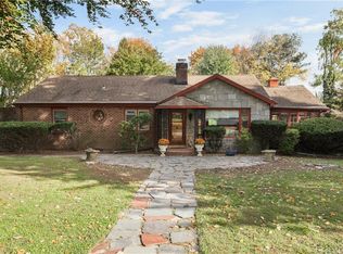 2 Primrose St, North Haven, CT 06473