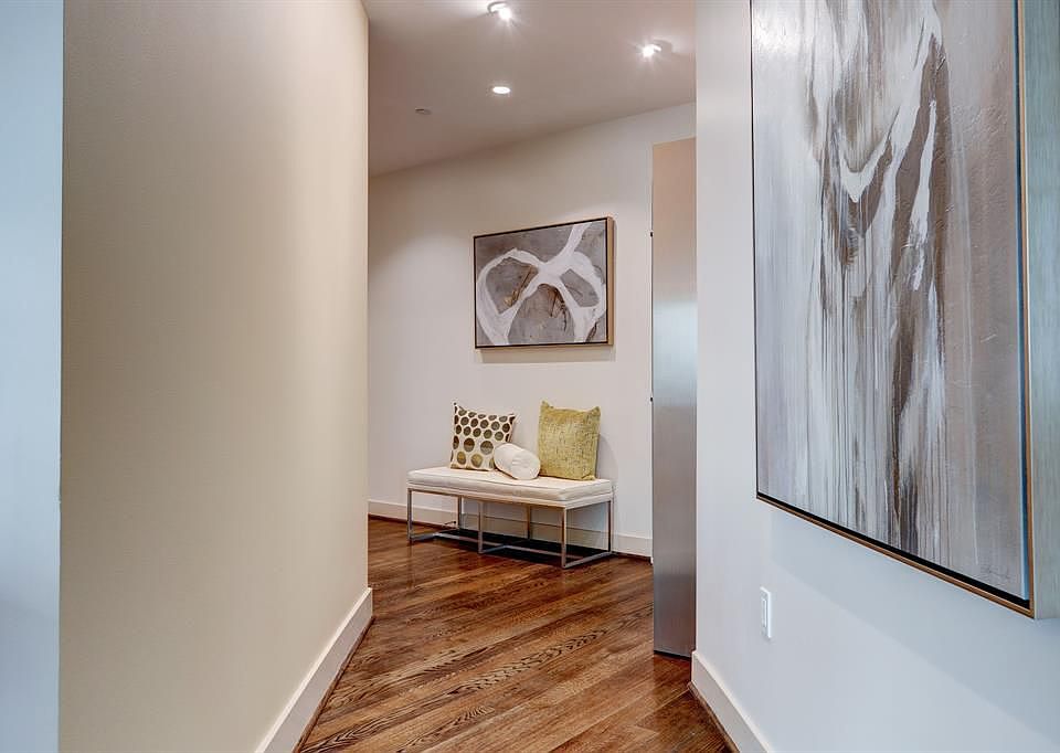 1st image of 1600 Post Oak Blvd Unit 905