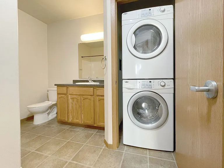 Apartments on Main - Live the Downtown Lifestyle — Photo 15