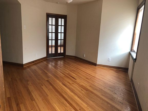 2nd image of 904 Purdue Ave #2S