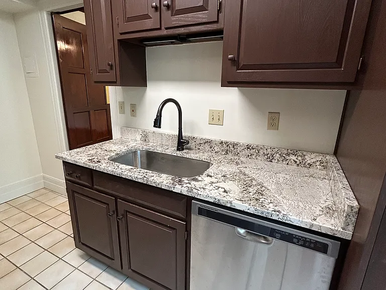 1801 Spring Dr #J — Photo 23