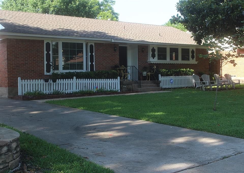 1st image of 624 Greenleaf Dr