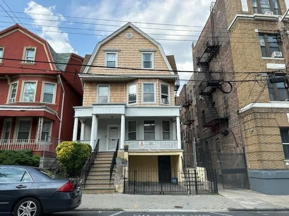 122 Jewett Avenue image 1 of 13