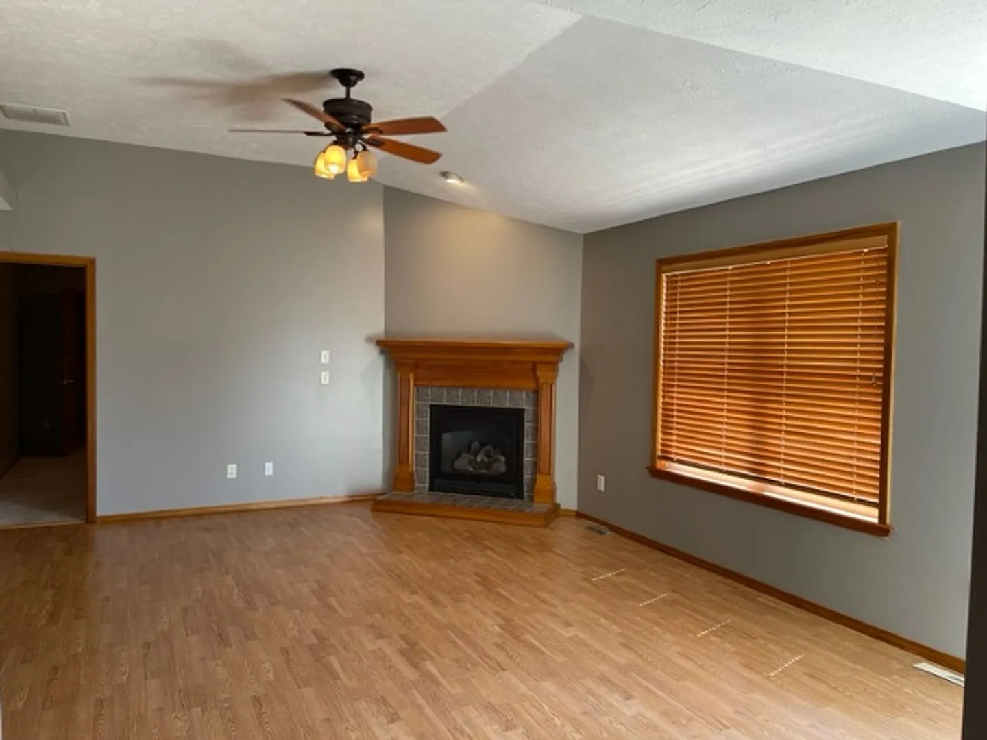 3 Bed Refreshed Home in Southwest Springfield — Photo 2