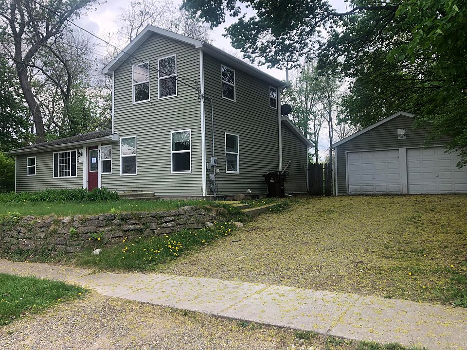 1st image of 420 E Hughes St