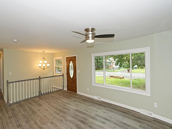 3rd image of 17 Ulenski Dr