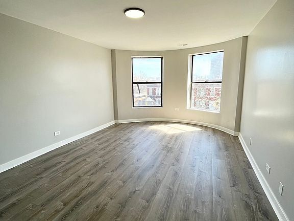 3rd image of 4034 S Prairie Ave #15992276