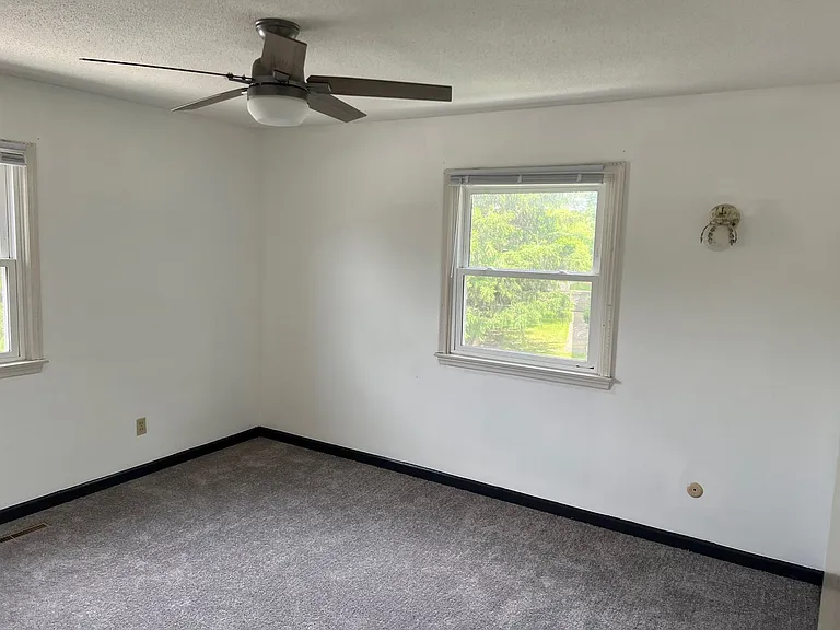 1002 E Harding Dr #304 — Photo 8