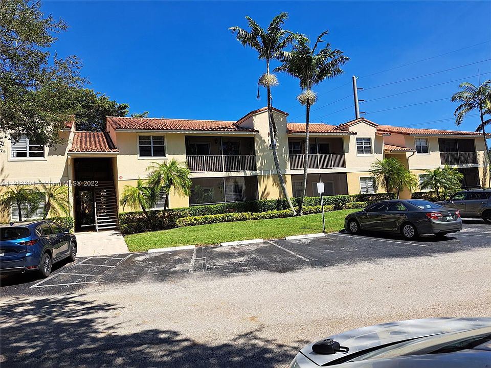 1st image of 1225 SW 46th Ave APT 216