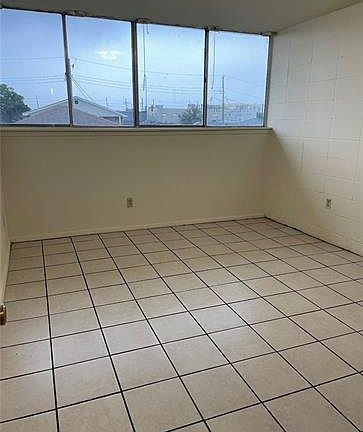 3rd image of 3200 Belmont Pl APT G