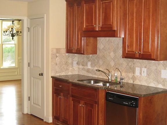 5th image of 101 Amberleigh Dr