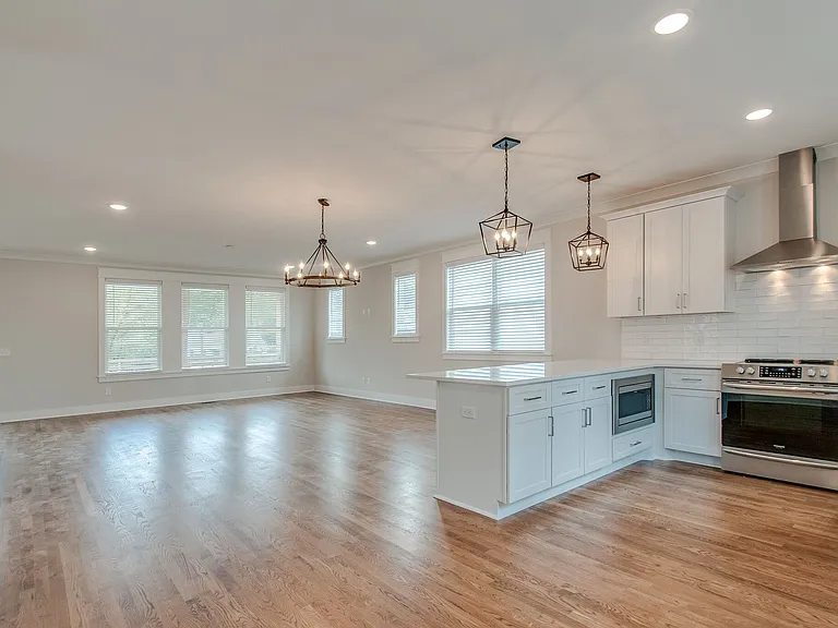 530 Edwin St #2 — Photo 11