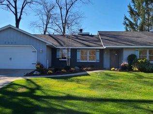 7327 Davies Dr NE, Rockford, MI 49341