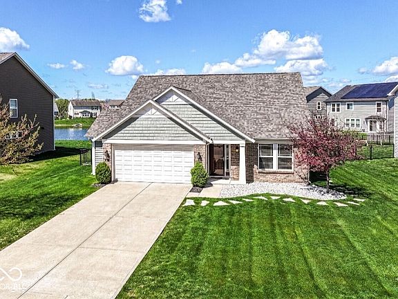 2nd image of 6236 N Woods Edge Ct