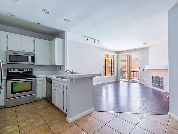 2nd image of 550 Camino De La Reina Unit 208