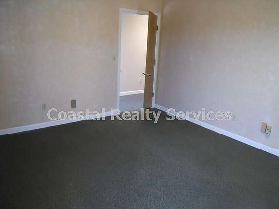 5th image of 1301 Eglin Pkwy #F