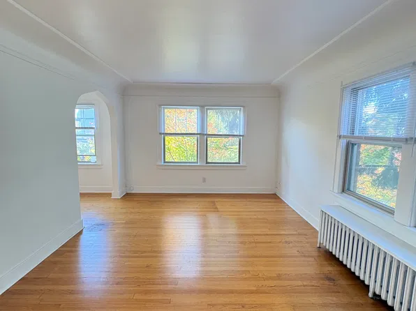 516 Summit Ave E #202, Seattle, WA 98102